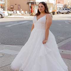 Curvy Brautkleid – schöne Hochzeitsmode für mollige Bräute