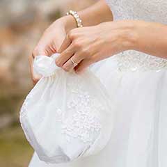 Brauttasche – Was im Brauttäschchen nicht fehlen darf